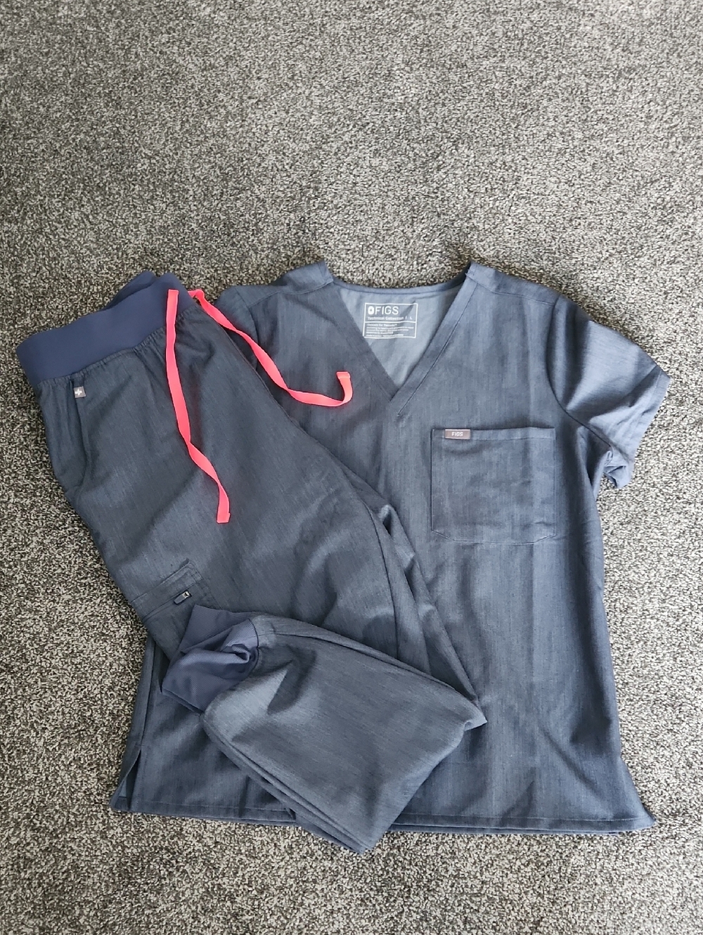 FIGS Denim Blue Scrub Set - L Top & XL Joggers